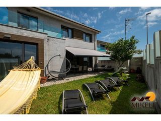 Casa pareada en venta en Alisal - Cazoña - San Román en Santander