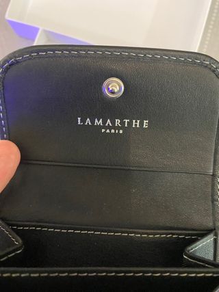 Cartera de piel negra Lamarthe de 10cm x 8 cm