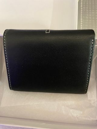 Cartera de piel negra Lamarthe de 10cm x 8 cm