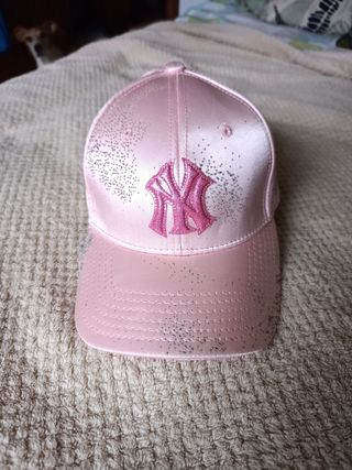 Gorra Rosa con Brillos