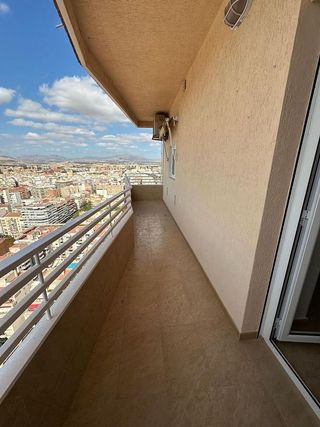 Piso en venta en Ensanche - Diputación en Alicante