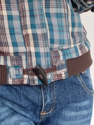 Chaqueta bomber cuadros Bershka azul y marrón