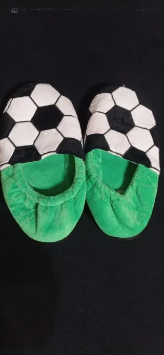 Zapatillas de casa balón fútbol