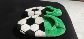 Zapatillas de casa balón fútbol