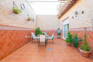 Chalet en venta en Lucena