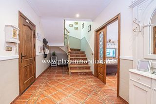 Chalet en venta en Lucena
