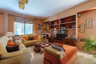 Chalet en venta en Zona Universitaria  en Bormujos