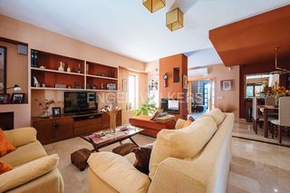 Chalet en venta en Zona Universitaria  en Bormujos