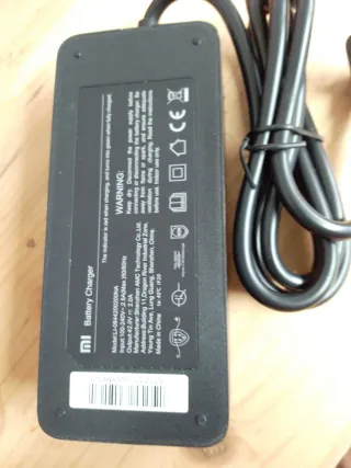 Cargador Xiaomi Batería Bicicleta/Patinete