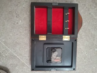 Reloj cajita de pared