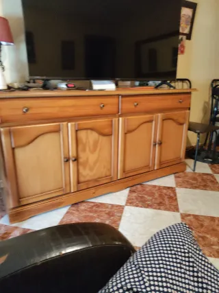 Mueble de madera nuevo