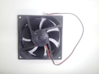 Ventilador PC Negro con Tornillos