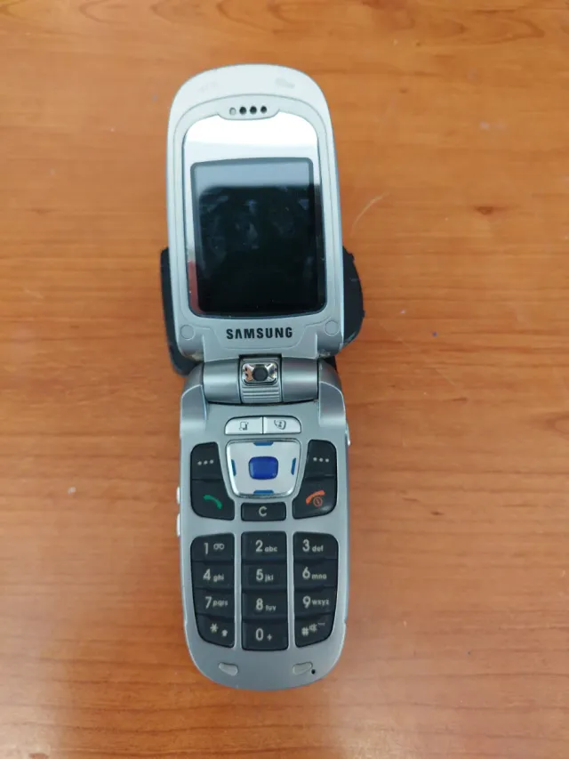 Teléfono Móvil Samsung SGH-Z140 Negro