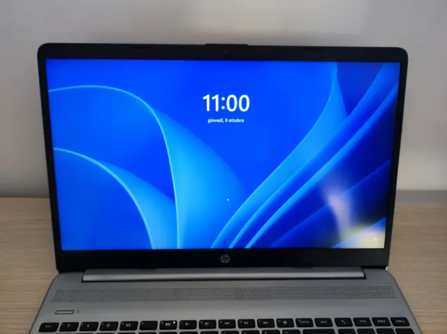 HP 250 G8 i3