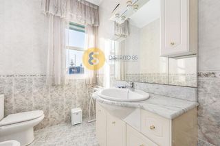 Chalet en venta en Lavadores en Vigo