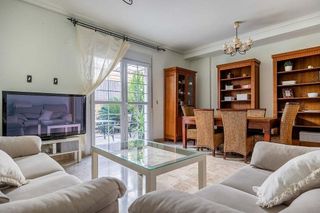 Casa adosada en venta en Montequinto en Dos Hermanas