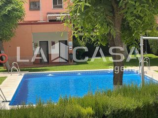 Casa adosada en venta en Montequinto en Dos Hermanas