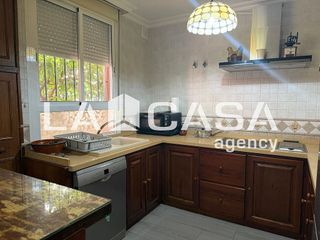 Casa adosada en venta en Montequinto en Dos Hermanas