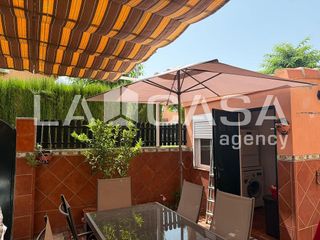 Casa adosada en venta en Montequinto en Dos Hermanas