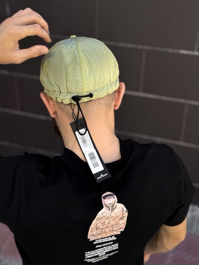 “NYLON” la gorra de Stone Island verde, nueva