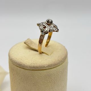 Anillo de oro 18kt con diamantes