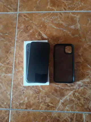 iPhone 11 Negro + Funda