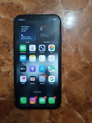 iPhone 11 Negro + Funda