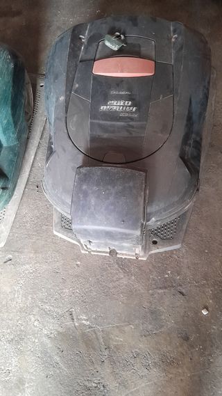 Robot cortacésped Auto Mower 220 AC