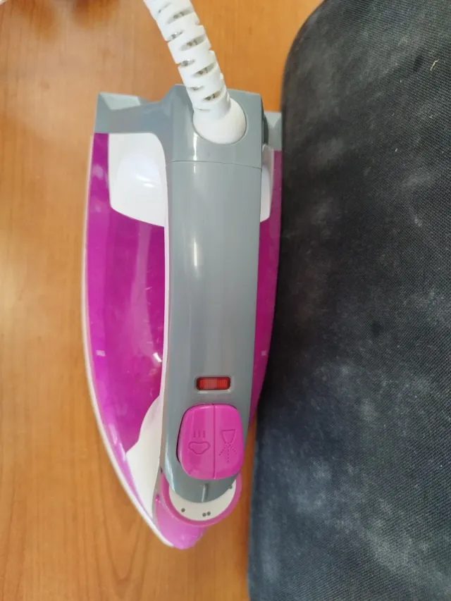 Plancha Russell Hobbs Rosa y Gris