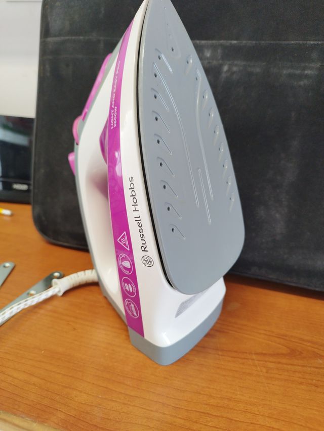 Plancha Russell Hobbs Rosa y Gris