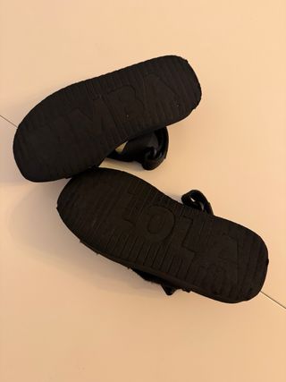 Chanclas Bimba y Lola Negras