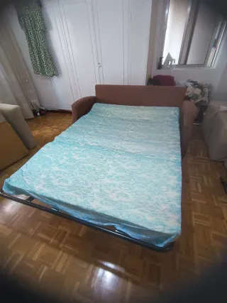 Sofá cama 2 plazas tela beige y marrón
