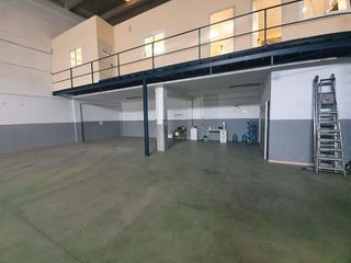 Nave industrial en alquiler en La Paz en Alcalá de Guadaira