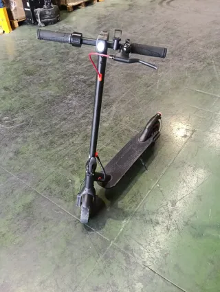 Patinete Eléctrico i8 con Cargador  en buen estado