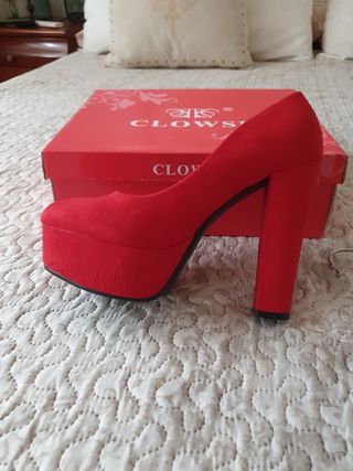 Zapato de tacón plataforma rojo