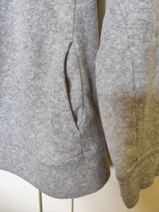 Forro polar Quechua mujer talla M con capucha.