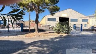 Nave industrial en venta en Santa Cruz - Industria - Polígono Campollano en Albacete