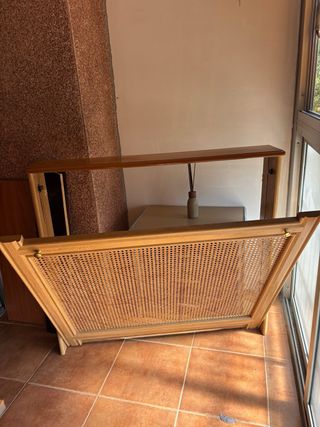 Cubreradiador madera y ratán