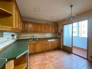 Piso en venta en Plaza España - Villa Pilar - Reyes Católicos - Vadillos en Burgos