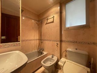 Piso en venta en Plaza España - Villa Pilar - Reyes Católicos - Vadillos en Burgos