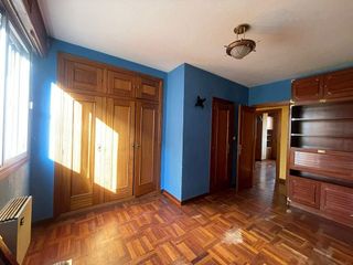 Piso en venta en Plaza España - Villa Pilar - Reyes Católicos - Vadillos en Burgos