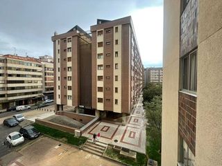 Piso en venta en Plaza España - Villa Pilar - Reyes Católicos - Vadillos en Burgos
