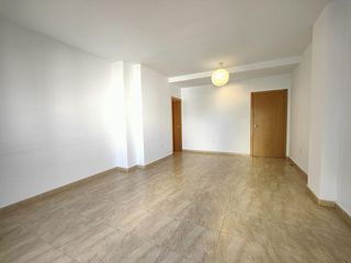 Piso en venta en Aljamar en Tomares