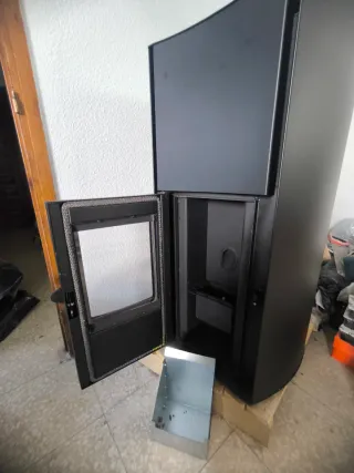 Hidroestufa de pellets negra