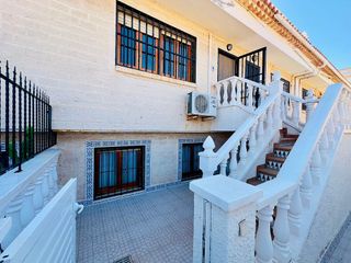 Casa adosada en venta en Torrelamata - La Mata en Torrevieja
