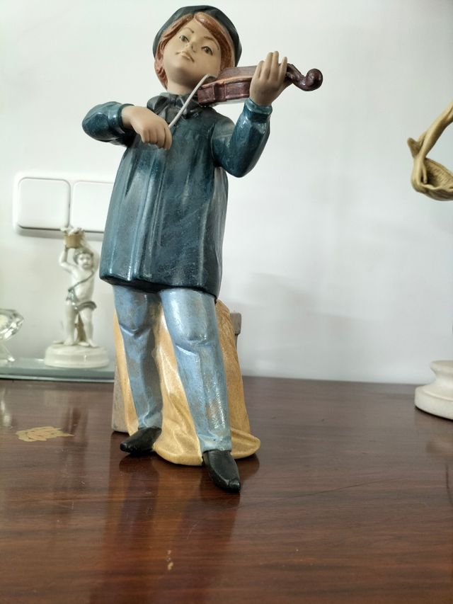 Figura Violinista Nadal Porcelana