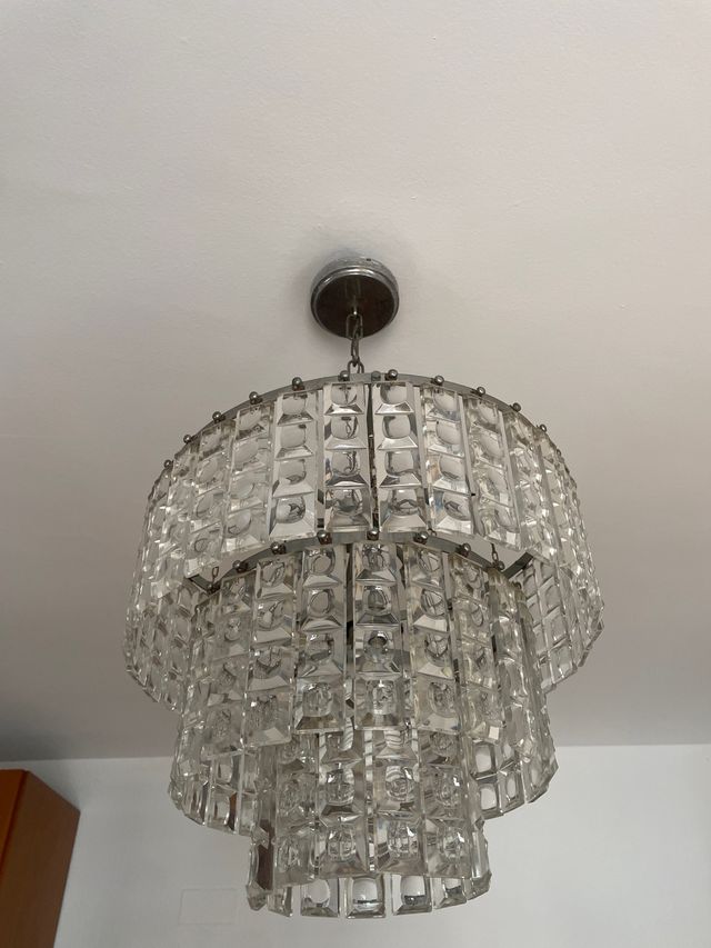 Elegante lampada da soffitto in cristallo