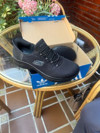 Zapatillas Skechers Negras Sin Usar