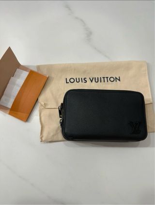 Bolso Louis Vuitton Alpha Negro Piel Granulada