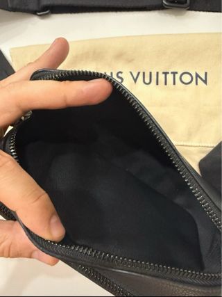 Bolso Louis Vuitton Alpha Negro Piel Granulada